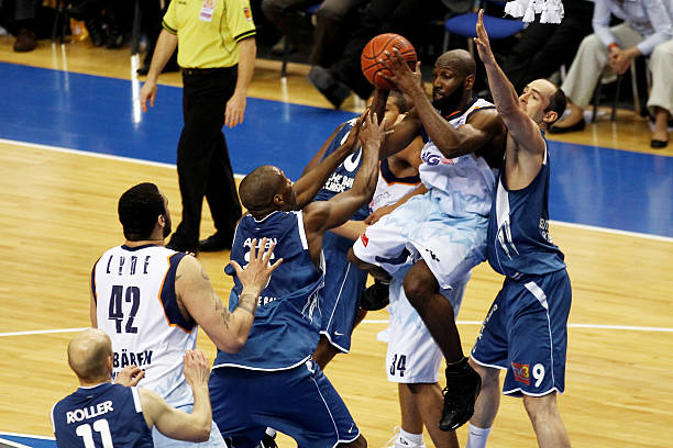 通过出色的 通过出色的